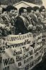 1965 - пионеры лагеря «Орленок» Волгоградской области на встрече с членами японской делегации.jpg